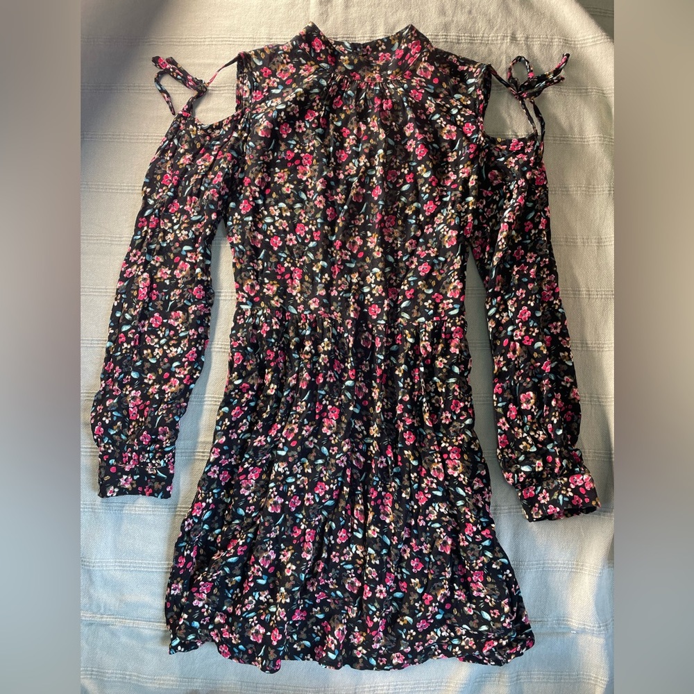 En Crème floral mini dress with shoulder cutout, size XS